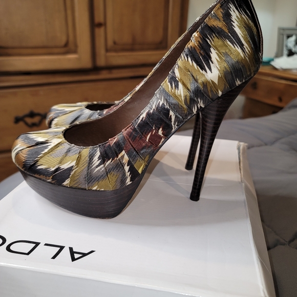 Aldo Jaylona Heel w/ Purse - Picture 6 of 7